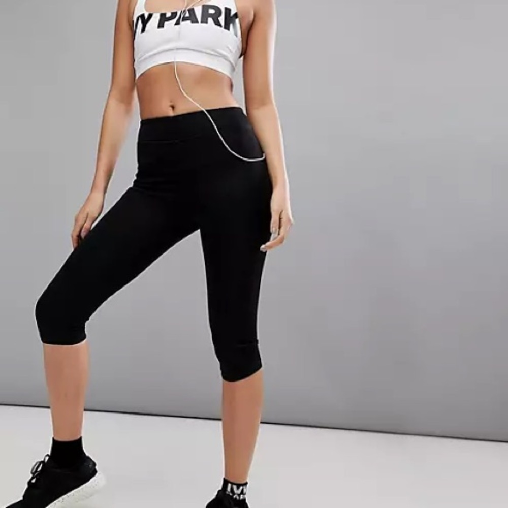 Ivy Park Hi-Rise Crop Legging (S)